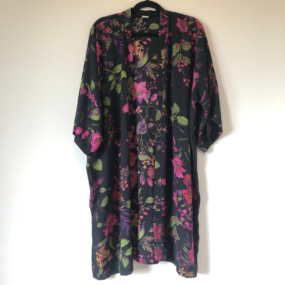 Posh & Cozy Floral Coverup/Lightweight Wrap